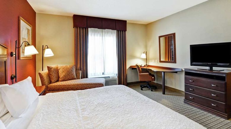 <b>Hampton Inn & Suites Peoria Room</b>. Images powered by <a href="https://iceportal.shijigroup.com/" title="IcePortal" target="_blank">IcePortal</a>.