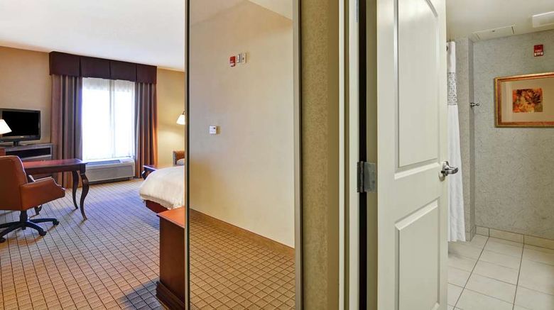 <b>Hampton Inn & Suites Peoria Room</b>. Images powered by <a href="https://iceportal.shijigroup.com/" title="IcePortal" target="_blank">IcePortal</a>.