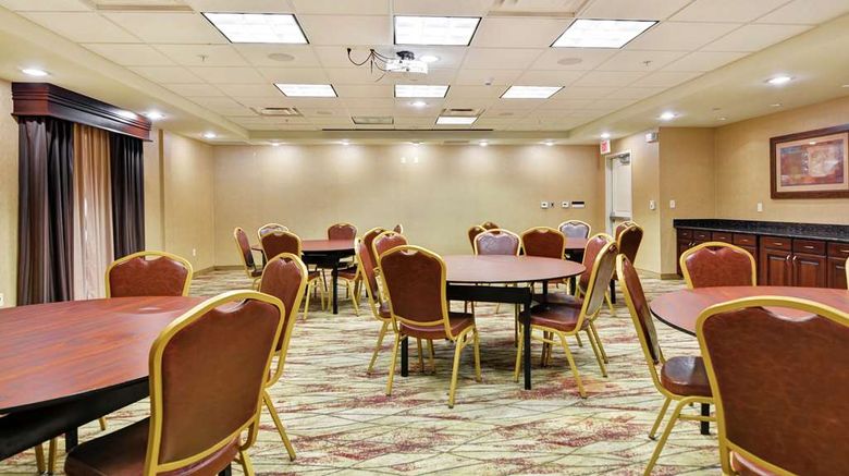 <b>Hampton Inn & Suites Peoria Meeting</b>. Images powered by <a href="https://iceportal.shijigroup.com/" title="IcePortal" target="_blank">IcePortal</a>.
