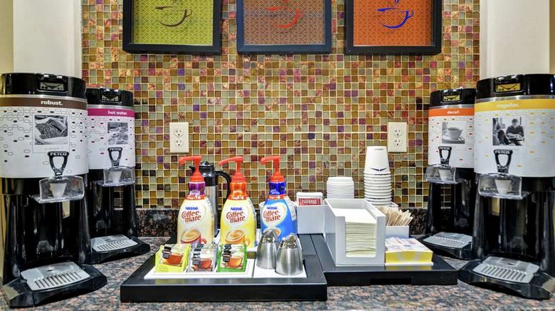 <b>Hampton Inn & Suites Peoria Restaurant</b>. Images powered by <a href="https://iceportal.shijigroup.com/" title="IcePortal" target="_blank">IcePortal</a>.