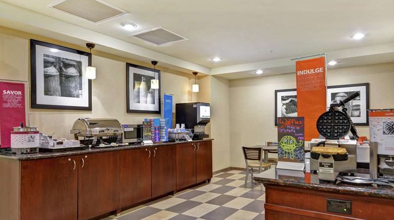 <b>Hampton Inn & Suites Peoria Restaurant</b>. Images powered by <a href="https://iceportal.shijigroup.com/" title="IcePortal" target="_blank">IcePortal</a>.