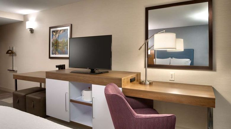 <b>Hampton Inn & Suites Pocatello Room</b>. Images powered by <a href="https://iceportal.shijigroup.com/" title="IcePortal" target="_blank">IcePortal</a>.
