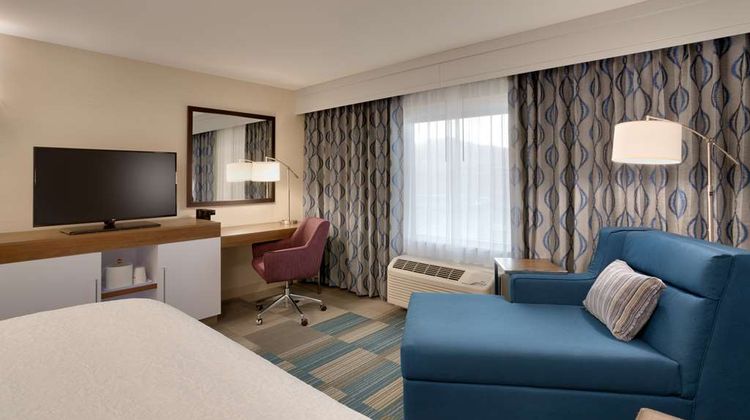 Hampton Inn & Suites Pocatello Room