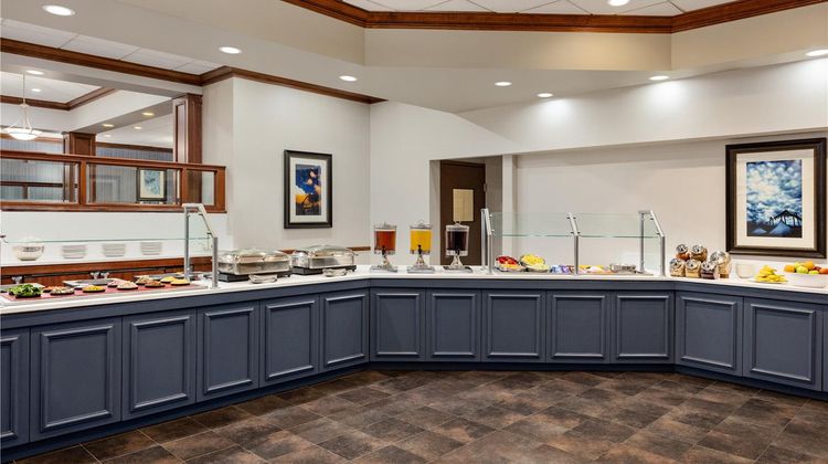 DoubleTree Pittsburgh Green Tree Restaurant