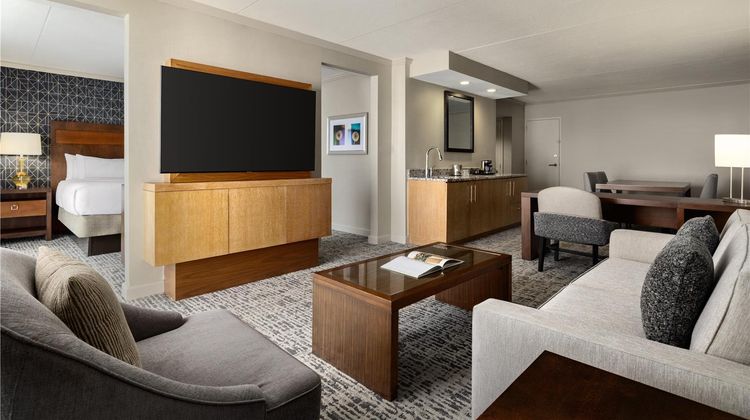 DoubleTree Pittsburgh Green Tree Room