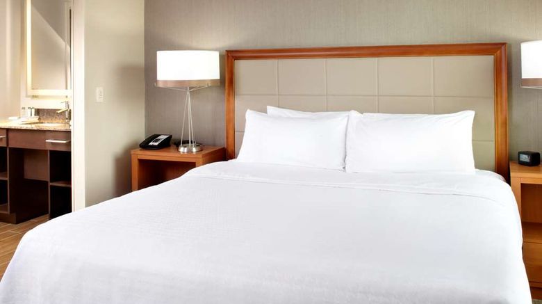 <b>Homewood Suites Pittsburgh Airport Room</b>. Images powered by <a href="https://iceportal.shijigroup.com/" title="IcePortal" target="_blank">IcePortal</a>.