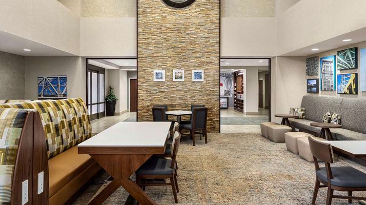 Hampton Inn & Stes Pittsburgh/Waterfront Lobby
