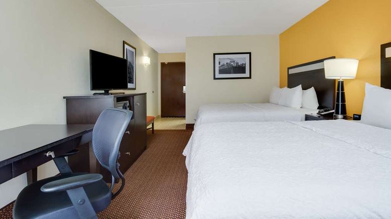 <b>Hampton Inn Pittsburgh/West Mifflin Room</b>. Images powered by <a href="https://iceportal.shijigroup.com/" title="IcePortal" target="_blank">IcePortal</a>.