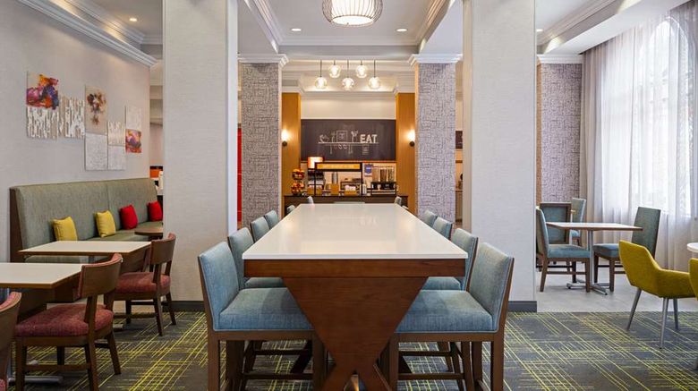 <b>Hampton Inn Pikeville Restaurant</b>. Images powered by <a href="https://iceportal.shijigroup.com/" title="IcePortal" target="_blank">IcePortal</a>.
