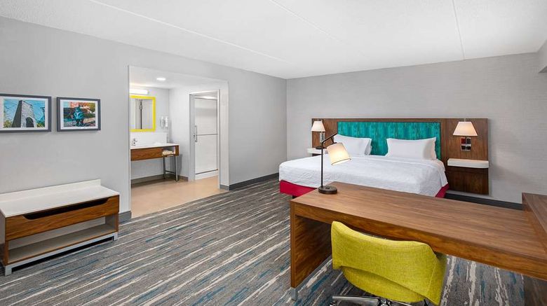 <b>Hampton Inn Pikeville Room</b>. Images powered by <a href="https://iceportal.shijigroup.com/" title="IcePortal" target="_blank">IcePortal</a>.