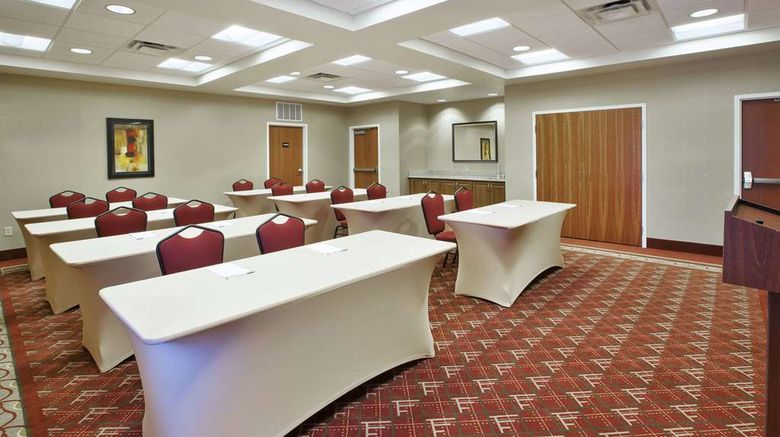 <b>Hampton Inn & Suites Plattsburgh Meeting</b>. Images powered by <a href="https://iceportal.shijigroup.com/" title="IcePortal" target="_blank">IcePortal</a>.