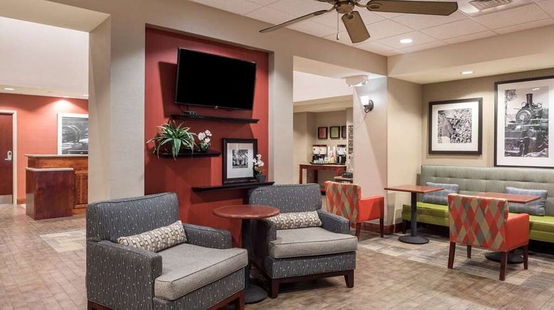 <b>Hampton Inn Branson Hills Lobby</b>. Images powered by <a href="https://iceportal.shijigroup.com/" title="IcePortal" target="_blank">IcePortal</a>.