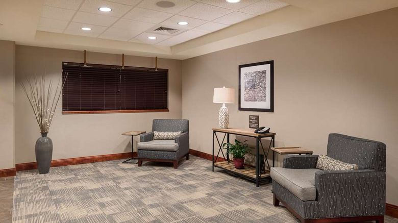 <b>Hampton Inn Branson Hills Lobby</b>. Images powered by <a href="https://iceportal.shijigroup.com/" title="IcePortal" target="_blank">IcePortal</a>.