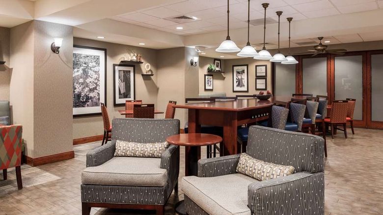 <b>Hampton Inn Branson Hills Lobby</b>. Images powered by <a href="https://iceportal.shijigroup.com/" title="IcePortal" target="_blank">IcePortal</a>.