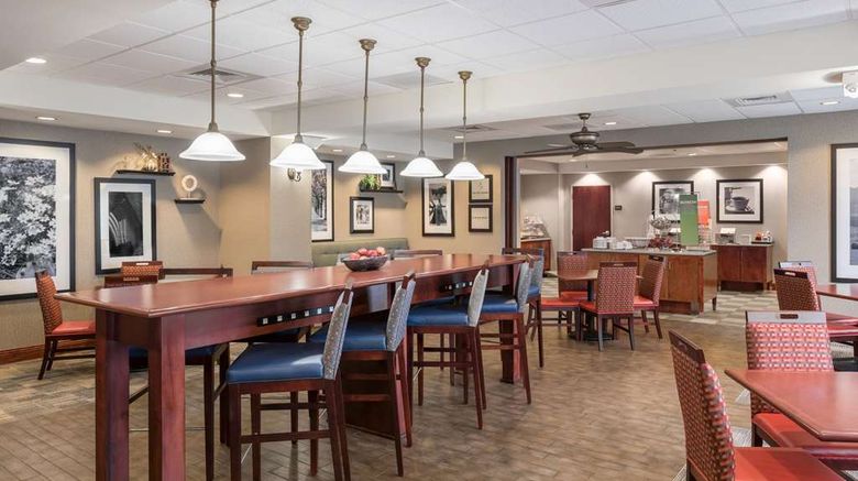 <b>Hampton Inn Branson Hills Restaurant</b>. Images powered by <a href="https://iceportal.shijigroup.com/" title="IcePortal" target="_blank">IcePortal</a>.