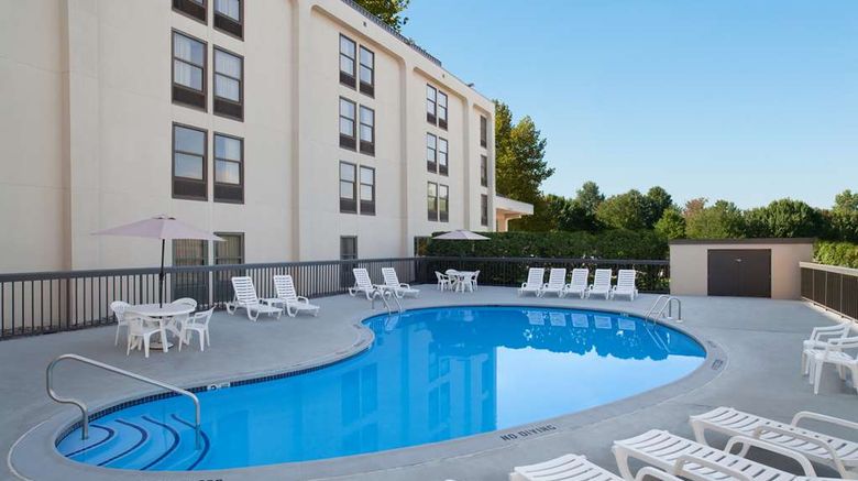 <b>Hampton Inn Philadelphia/Mt. Laurel Pool</b>. Images powered by <a href="https://iceportal.shijigroup.com/" title="IcePortal" target="_blank">IcePortal</a>.