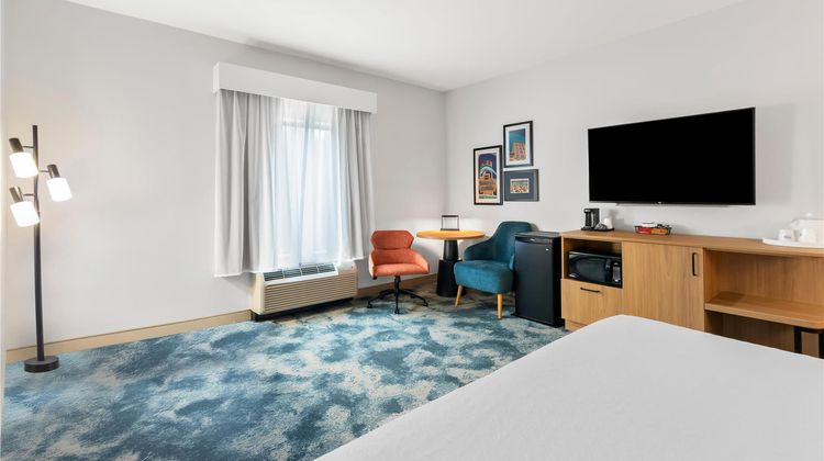 Hampton Inn & Suites I-10 Pine Forest Rd Room