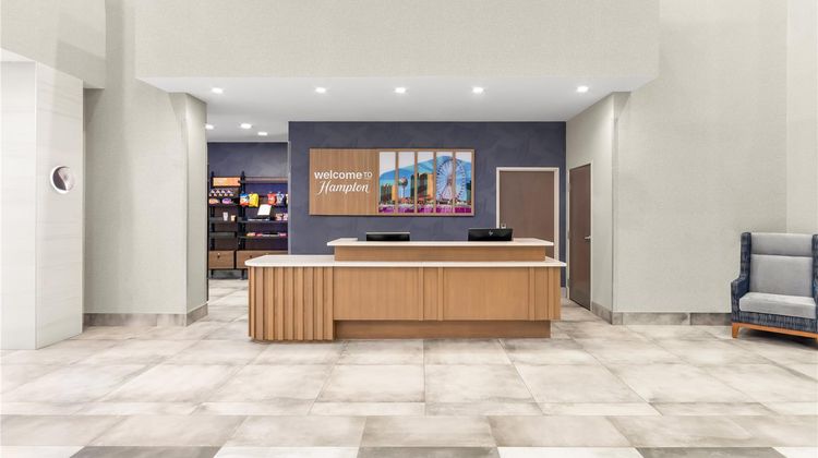 Hampton Inn & Suites I-10 Pine Forest Rd Lobby