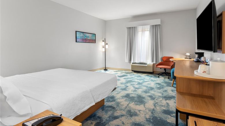 <b>Hampton Inn & Suites I-10 Pine Forest Rd Room</b>. Images powered by <a href="https://iceportal.shijigroup.com/" title="IcePortal" target="_blank">IcePortal</a>.