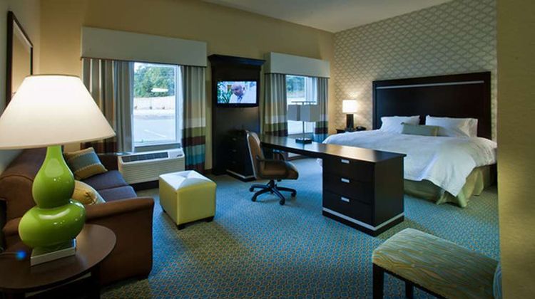 Hampton Inn and Suites Denison Room