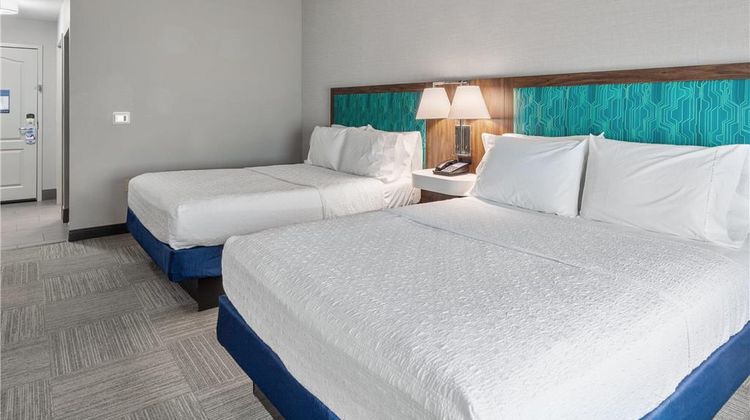 Hampton Inn and Suites Denison Room