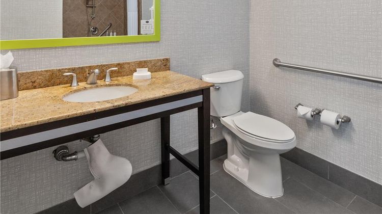 Hampton Inn and Suites Denison Room