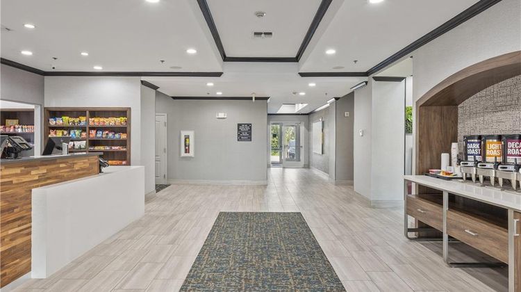 Hampton Inn and Suites Denison Lobby