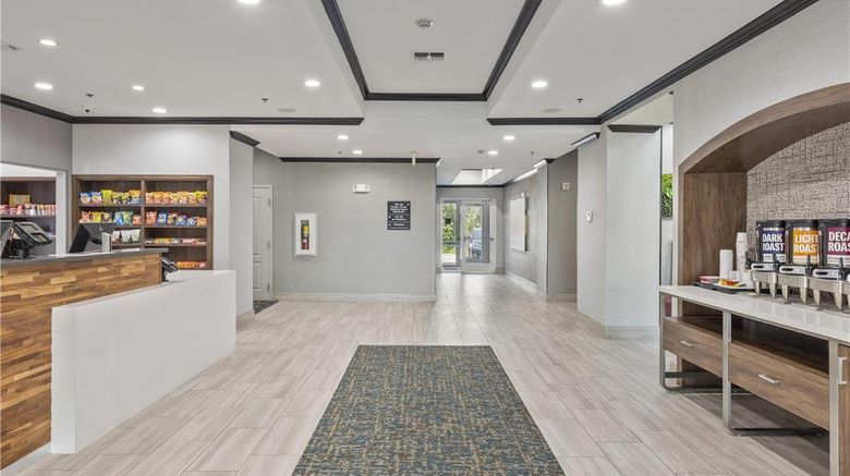 <b>Hampton Inn and Suites Denison Lobby</b>. Images powered by <a href="https://iceportal.shijigroup.com/" title="IcePortal" target="_blank">IcePortal</a>.