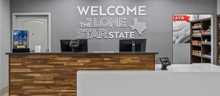 Hampton Inn and Suites Denison Lobby