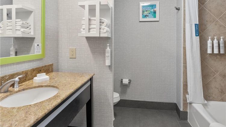 Hampton Inn and Suites Denison Room