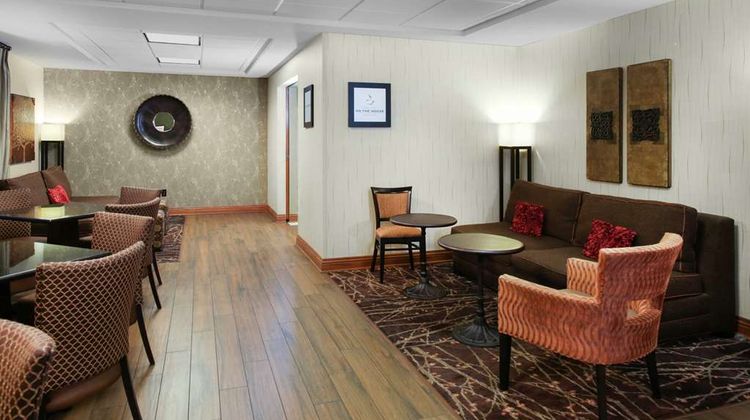 Hampton Inn Portage Lobby