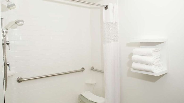 <b>Hampton Inn Portage Room</b>. Images powered by <a href="https://iceportal.shijigroup.com/" title="IcePortal" target="_blank">IcePortal</a>.