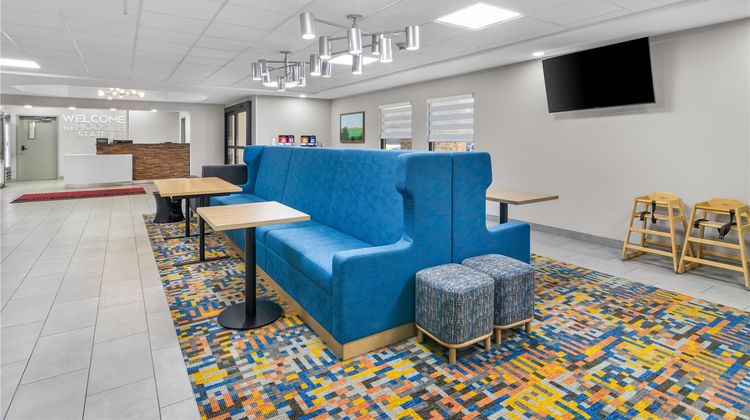Hampton Inn Portage Lobby