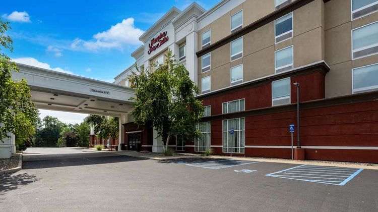 Hampton Inn & Suites Poughkeepsie Exterior