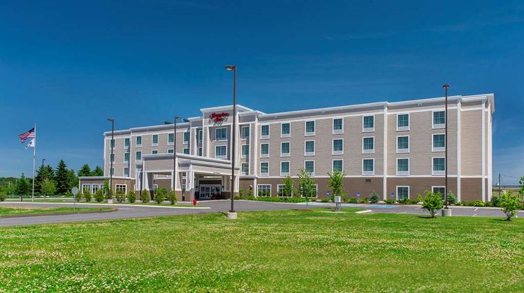 Hampton Inn by Hilton Presque Isle Exterior