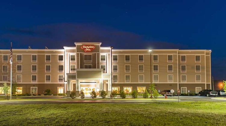Hampton Inn by Hilton Presque Isle Exterior