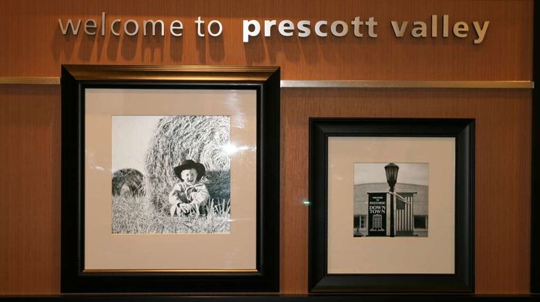 <b>Hampton Inn & Suites Prescott Valley Lobby</b>. Images powered by <a href="https://iceportal.shijigroup.com/" title="IcePortal" target="_blank">IcePortal</a>.