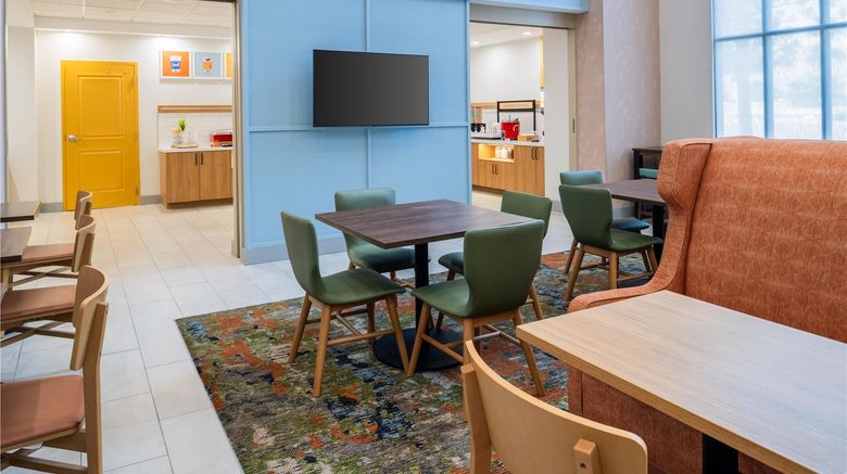 <b>Hampton Inn & Suites Prescott Valley Restaurant</b>. Images powered by <a href="https://iceportal.shijigroup.com/" title="IcePortal" target="_blank">IcePortal</a>.