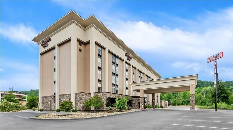 <b>Hampton Inn Princeton Exterior</b>. Images powered by <a href="https://iceportal.shijigroup.com/" title="IcePortal" target="_blank">IcePortal</a>.