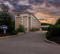 Hampton Inn Princeton Exterior