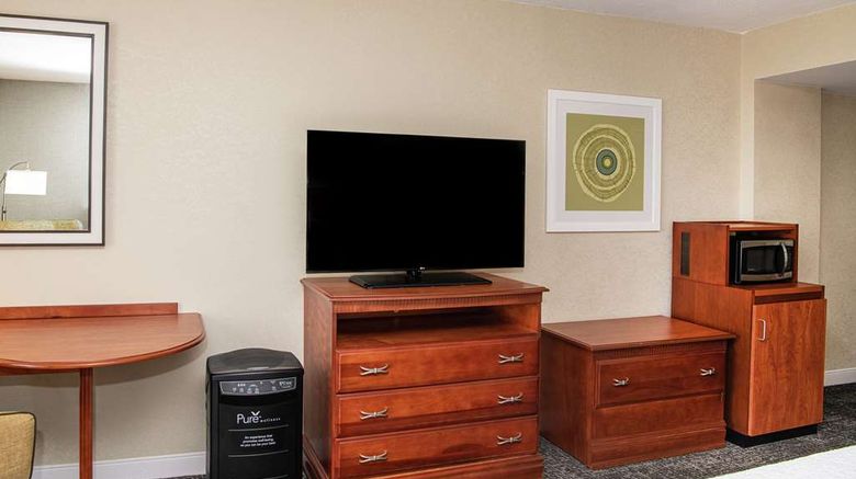 <b>Hampton Inn Parsippany Room</b>. Images powered by <a href="https://iceportal.shijigroup.com/" title="IcePortal" target="_blank">IcePortal</a>.