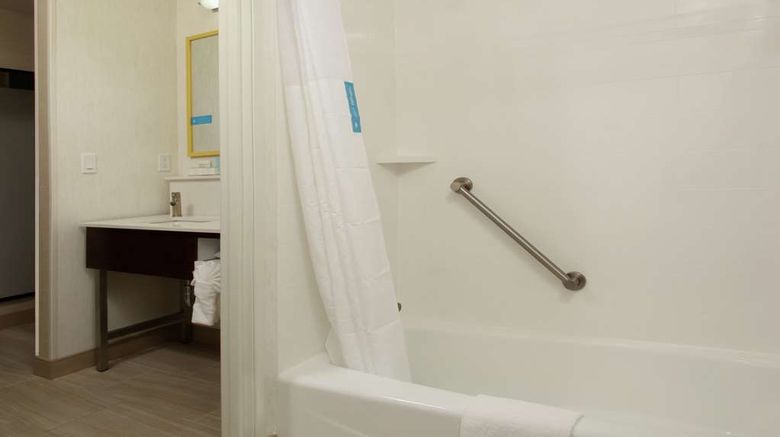 <b>Hampton Inn Richland-Tri Cities Room</b>. Images powered by <a href="https://iceportal.shijigroup.com/" title="IcePortal" target="_blank">IcePortal</a>.