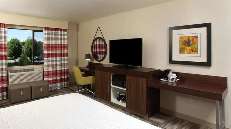 <b>Hampton Inn Richland-Tri Cities Room</b>. Images powered by <a href="https://iceportal.shijigroup.com/" title="IcePortal" target="_blank">IcePortal</a>.