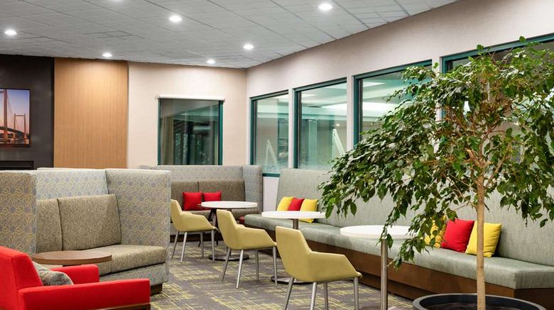 <b>Hampton Inn Richland-Tri Cities Lobby</b>. Images powered by <a href="https://iceportal.shijigroup.com/" title="IcePortal" target="_blank">IcePortal</a>.