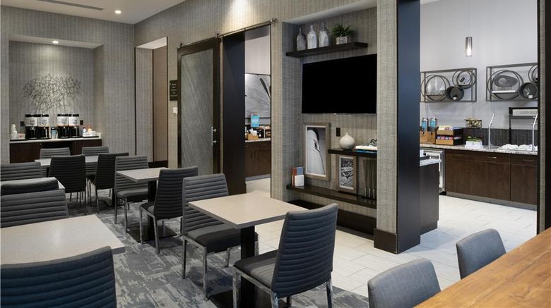 <b>Hampton Inn & Suites Portsmouth Downtown Restaurant</b>. Images powered by <a href="https://iceportal.shijigroup.com/" title="IcePortal" target="_blank">IcePortal</a>.