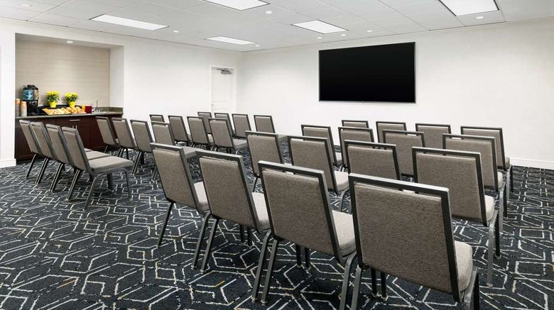 <b>Homewood Suites by Hilton - Portsmouth Meeting</b>. Images powered by <a href="https://iceportal.shijigroup.com/" title="IcePortal" target="_blank">IcePortal</a>.