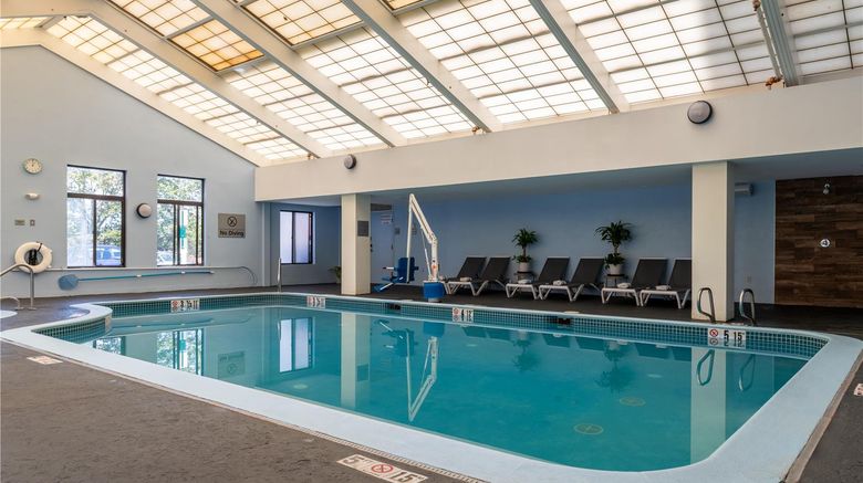 <b>Hampton Inn Portsmouth Central Pool</b>. Images powered by <a href="https://iceportal.shijigroup.com/" title="IcePortal" target="_blank">IcePortal</a>.
