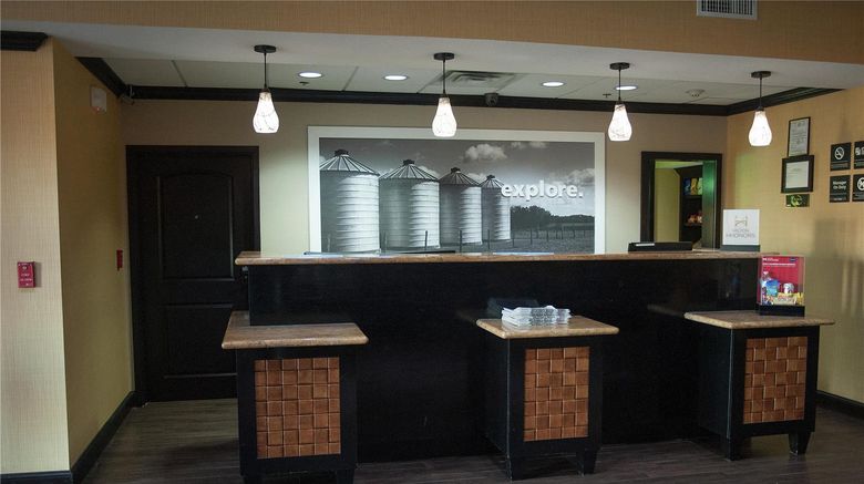 <b>Hampton Inn & Suites Palestine Lobby</b>. Images powered by <a href="https://iceportal.shijigroup.com/" title="IcePortal" target="_blank">IcePortal</a>.