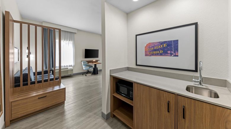 <b>Hampton Inn & Suites Palestine Other</b>. Images powered by <a href="https://iceportal.shijigroup.com/" title="IcePortal" target="_blank">IcePortal</a>.