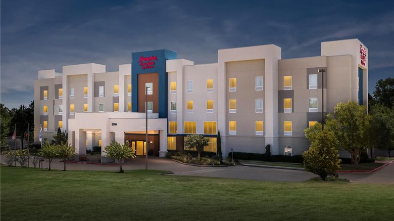 <b>Hampton Inn & Suites Palestine Exterior</b>. Images powered by <a href="https://iceportal.shijigroup.com/" title="IcePortal" target="_blank">IcePortal</a>.